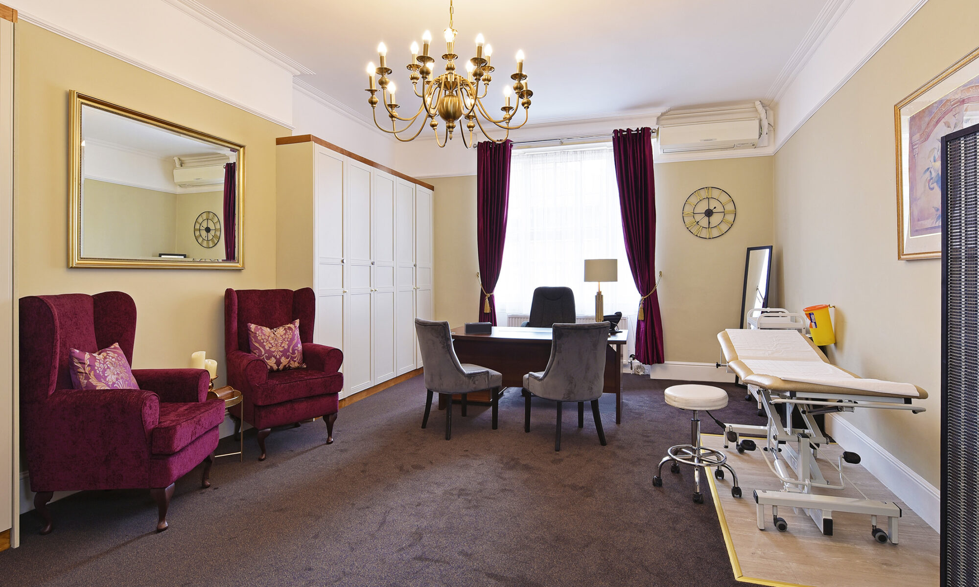 Consulting room at 10 Harley Street Clinic